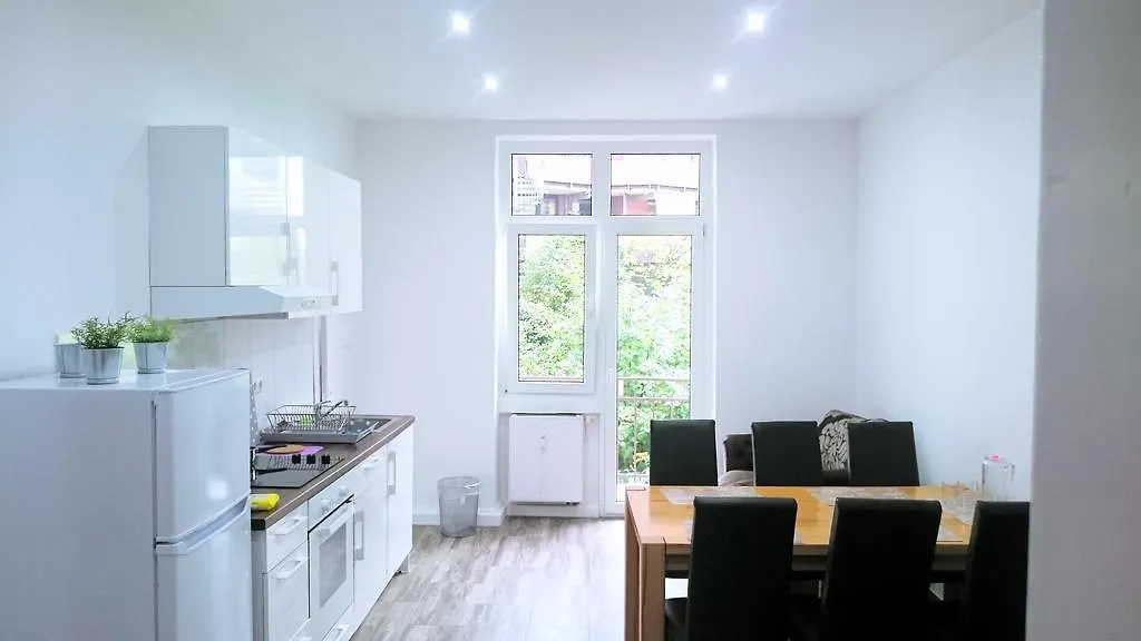 Contacts de Avi City Apartments Goodhouse